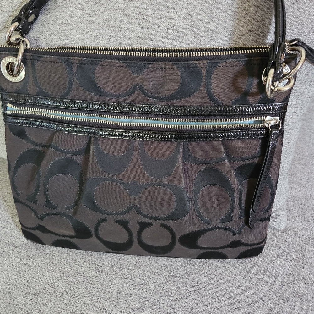Coach handbag. Used. Really a nice shoulder bag